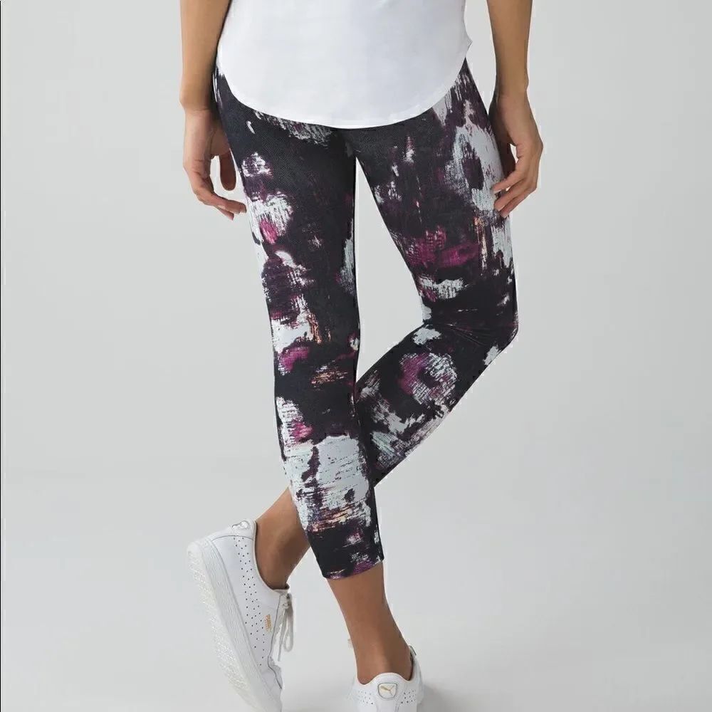 Lululemon Wunder Under Crop III